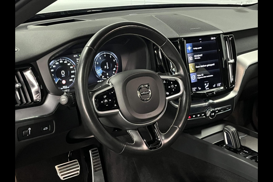 Volvo XC60 2.0 B5 R-Design Trekhaak | Adapt. cruise | Open dak | 360 camera | Head-up | Memory | Stuur-/stoelverwarming