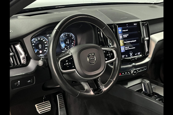 Volvo XC60 2.0 B5 R-Design Trekhaak | Adapt. cruise | Open dak | 360 camera | Head-up | Memory | Stuur-/stoelverwarming