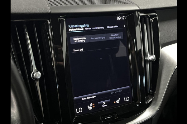 Volvo XC60 2.0 B5 R-Design Trekhaak | Adapt. cruise | Open dak | 360 camera | Head-up | Memory | Stuur-/stoelverwarming