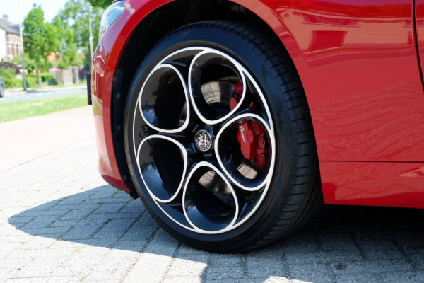 Alfa Romeo Giulia 2.0 Turbo 280 PK Competizione Q4 AWD / INCL 12mnd BOVAG