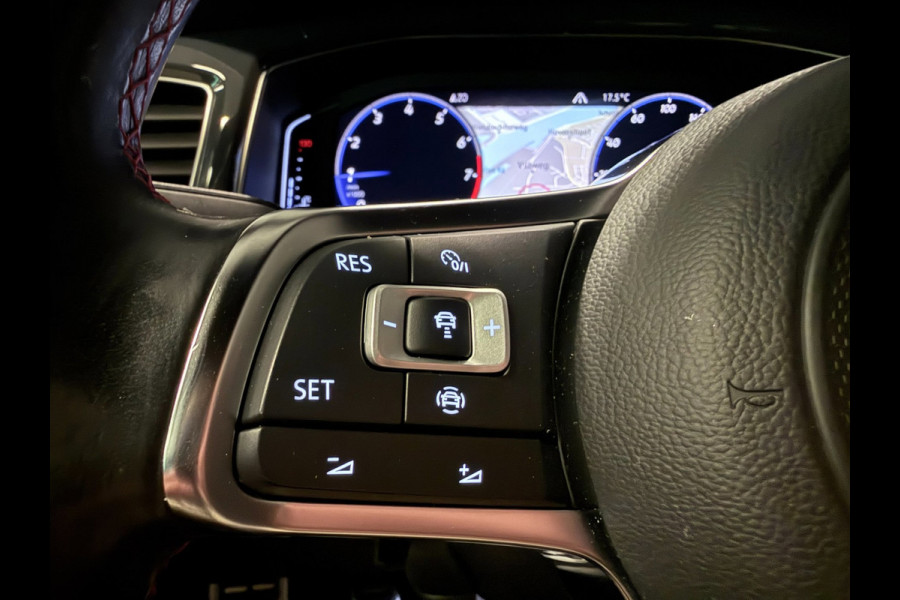Volkswagen T-Roc 1.0 TSI Sport V-COCKPIT/NAVI/CAM/DAB/CARPLAY/ECC/PDC/CRUISE///