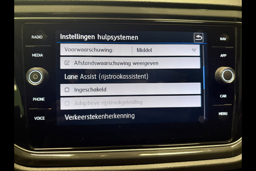 Volkswagen T-Roc 1.0 TSI Sport V-COCKPIT/NAVI/CAM/DAB/CARPLAY/ECC/PDC/CRUISE///