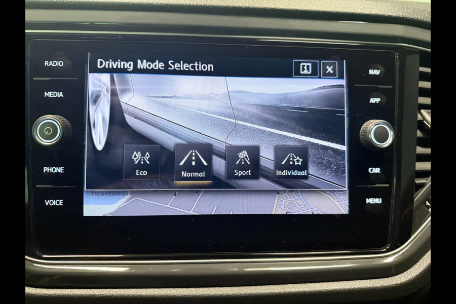 Volkswagen T-Roc 1.0 TSI Sport V-COCKPIT/NAVI/CAM/DAB/CARPLAY/ECC/PDC/CRUISE///