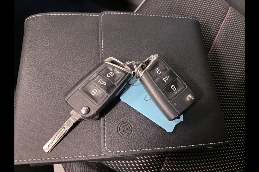 Volkswagen T-Roc 1.0 TSI Sport V-COCKPIT/NAVI/CAM/DAB/CARPLAY/ECC/PDC/CRUISE///