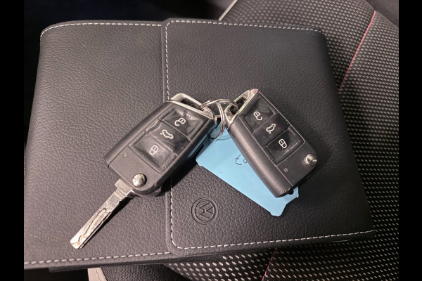 Volkswagen T-Roc 1.0 TSI Sport V-COCKPIT/NAVI/CAM/DAB/CARPLAY/ECC/PDC/CRUISE///