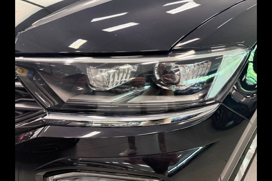 Volkswagen T-Roc 1.0 TSI Sport V-COCKPIT/NAVI/CAM/DAB/CARPLAY/ECC/PDC/CRUISE///