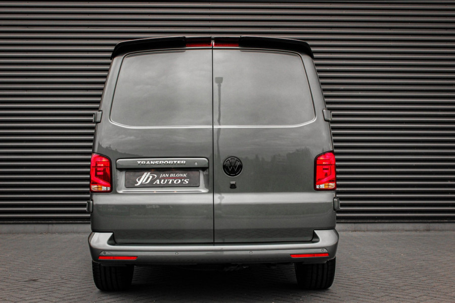 Volkswagen Transporter 2.0 TDI L2H1 150PK JB- EDITION DSG / PDC / VERLAGINGSVEREN / LEDEREN BEKLEDING / FULL / APPLE CARPLAY /NAVI