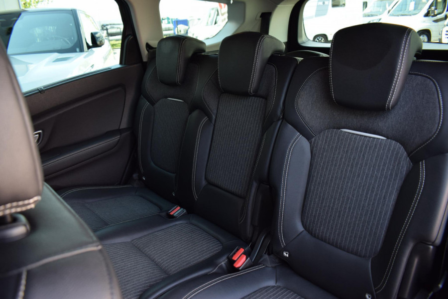 Renault Grand Scénic 1.3 TCe Techno 7p. | 18" Lm Velgen | achteruitrijcamera | Navi | Cruise |