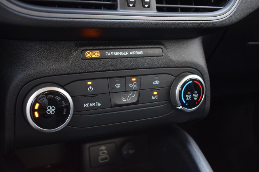 Ford FOCUS Wagon 1.0 EcoBoost Hybrid Connected | Apple CarPlay | LED | Cruise | Sportstoelen