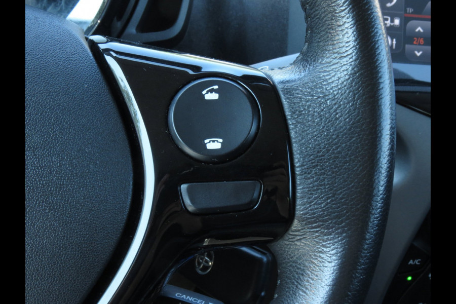 Toyota Aygo 1.0 VVT-i x-play | AIRCO | CRUISE CONTROL | ACHTERUITRIJCAMERA | DEALER OH |