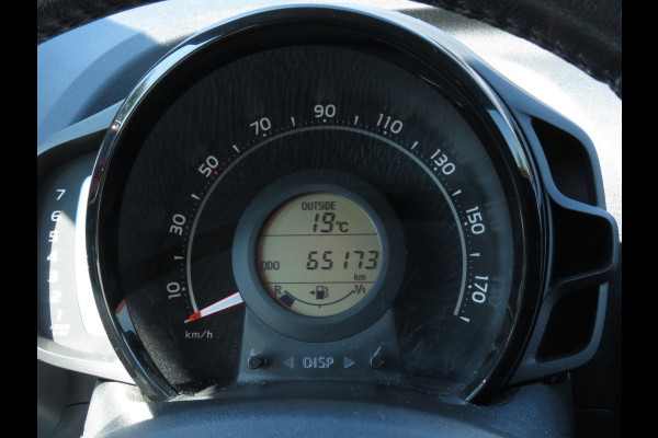 Toyota Aygo 1.0 VVT-i x-play | AIRCO | CRUISE CONTROL | ACHTERUITRIJCAMERA | DEALER OH |