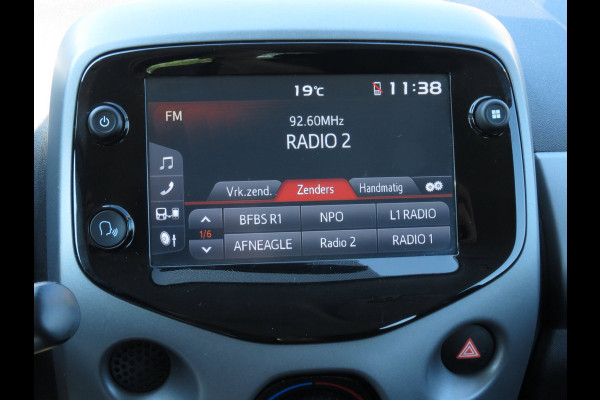 Toyota Aygo 1.0 VVT-i x-play | AIRCO | CRUISE CONTROL | ACHTERUITRIJCAMERA | DEALER OH |