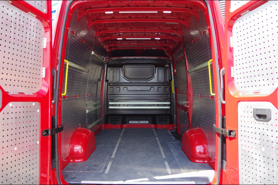 Volkswagen Crafter 35 2.0 TDI L3H3(L2H2) 177PK AUT. LED, GEV. ERGO COMFORT STOEL, STOELVERWARMING, CLIMA, VOORRUIT VERWARMING, CRUISE, MF STUURWIEL