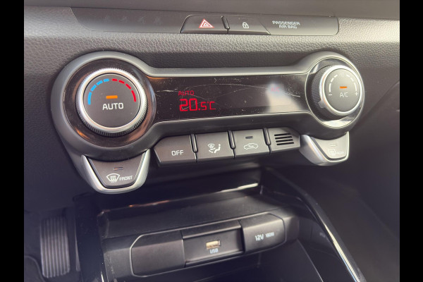Kia Stonic 1.0 T-GDi MHEV DynamicPlusLine Stoel- en stuurverwarming | Cruise | Navi | Privacy Glass | Camera |