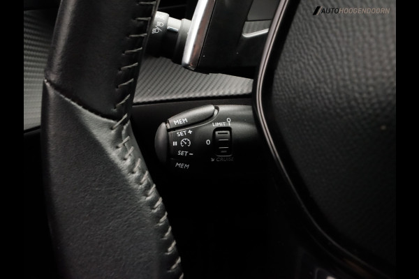Peugeot 208 1.2 PureTech Allure Sport (ACHTERUITRIJCAMERA,APPLE CARPLAY,L.M. VELGEN,LED VERLICHTING,CRUISE CONTROL,TOPCONDITIE)