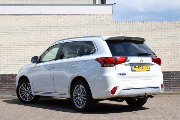 Mitsubishi Outlander 2.4 PHEV Intense+ | Trekhaak | Camera | Navigatie |