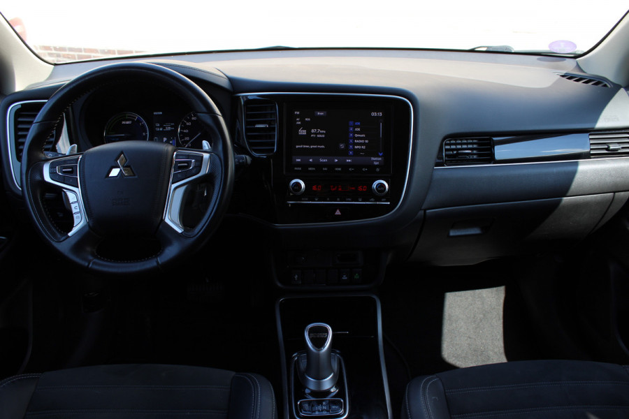 Mitsubishi Outlander 2.4 PHEV Intense+ | Trekhaak | Camera | Navigatie |
