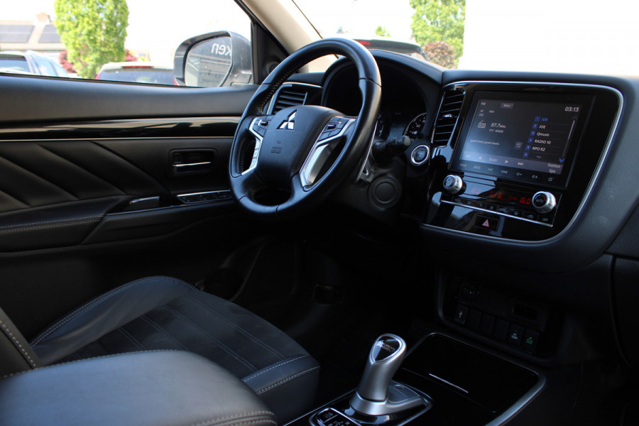 Mitsubishi Outlander 2.4 PHEV Intense+ | Trekhaak | Camera | Navigatie |