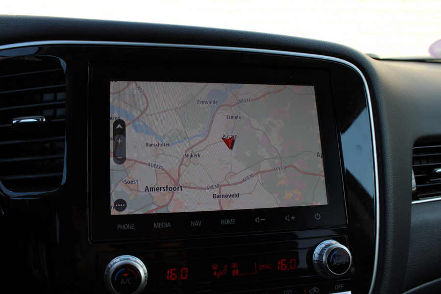 Mitsubishi Outlander 2.4 PHEV Intense+ | Trekhaak | Camera | Navigatie |
