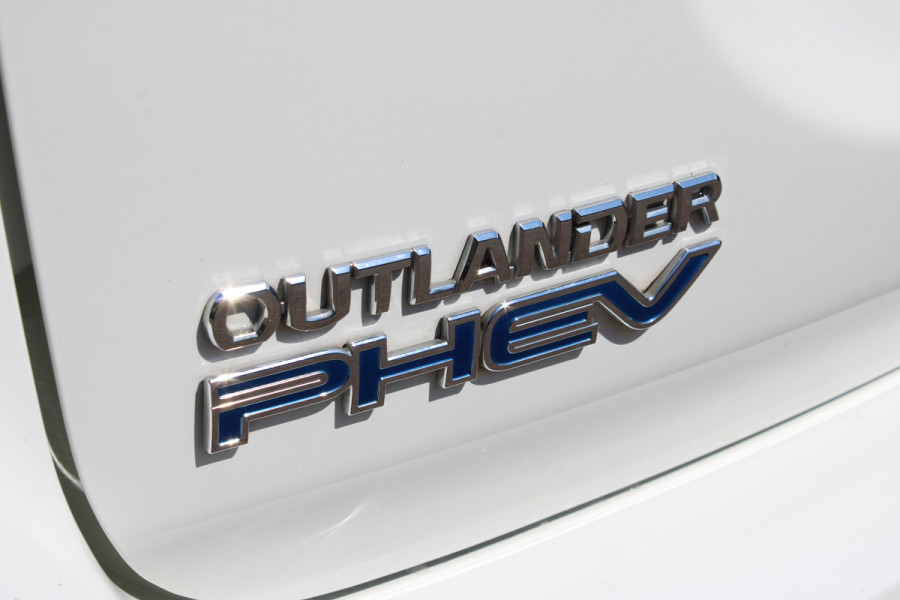 Mitsubishi Outlander 2.4 PHEV Intense+ | Trekhaak | Camera | Navigatie |
