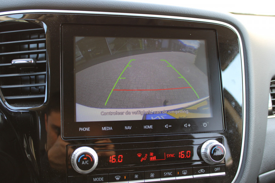 Mitsubishi Outlander 2.4 PHEV Intense+ | Trekhaak | Camera | Navigatie |