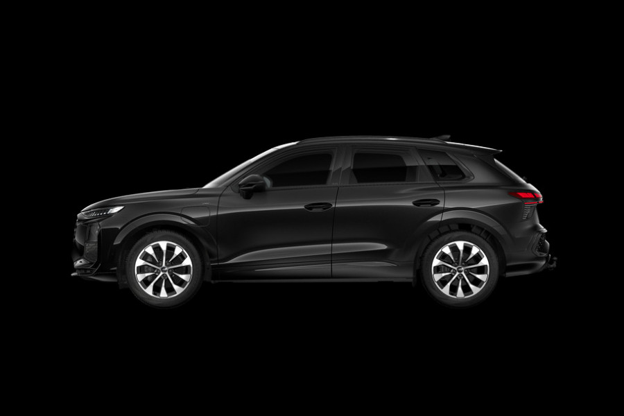 Audi Q3 S edition e-hybrid 272 pk | Techniekpakket plus | Panorama-glasdak | Optiekpakket zwart-glanzend | Trekhaak mech. zwenkbaar |