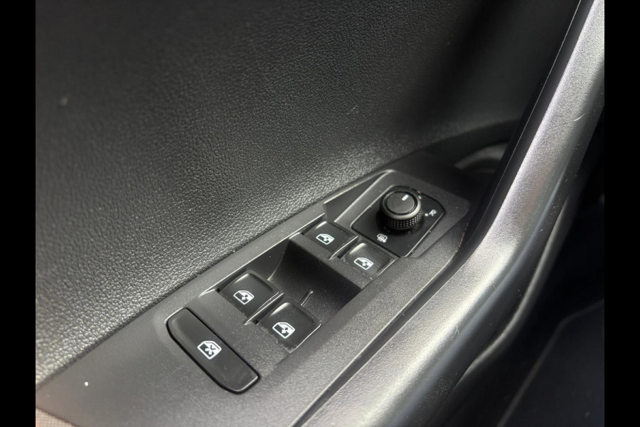Volkswagen Polo 1.0 TSI Highline Business | Apple Carplay | Stoelverwarming | Parkeersensoren | Cruise