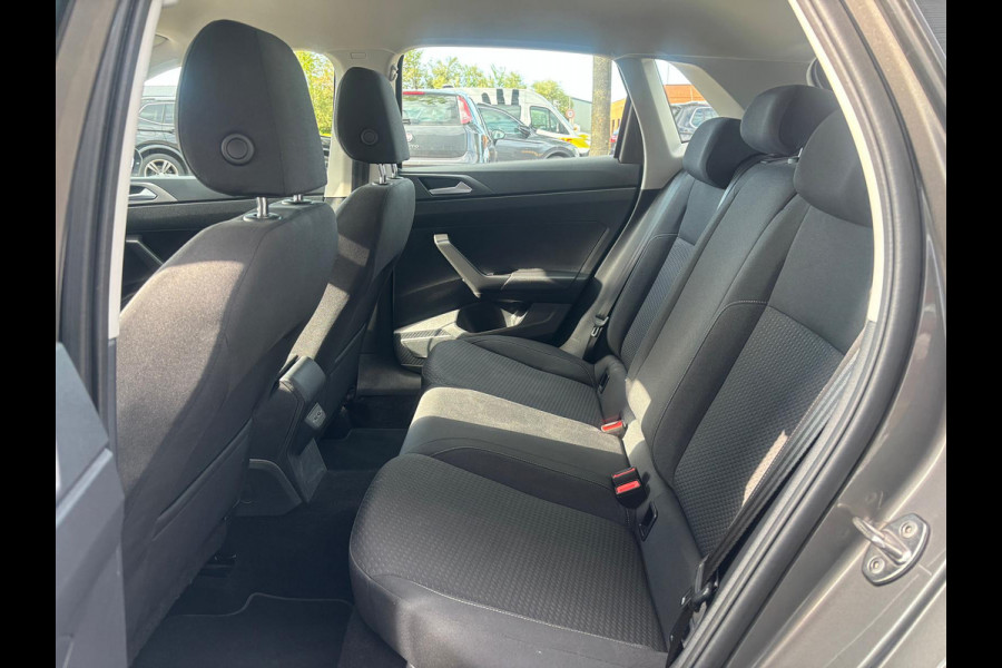 Volkswagen Polo 1.0 TSI Highline Business | Apple Carplay | Stoelverwarming | Parkeersensoren | Cruise