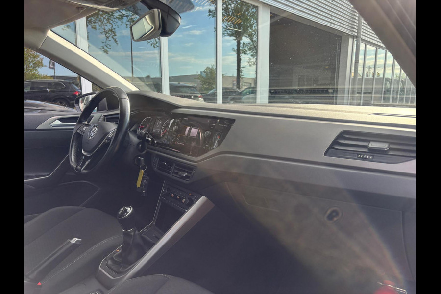 Volkswagen Polo 1.0 TSI Highline Business | Apple Carplay | Stoelverwarming | Parkeersensoren | Cruise