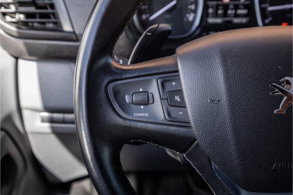 Peugeot Expert 2.0 BlueHDI L2 | Head-up | Dodehoekdetectie | CarPlay | Navigatie | Camera | Trekhaak | Climate control | Betimmering | Nieuwe APK | BPM Vrij | Euro 6 | Lang / L2H1