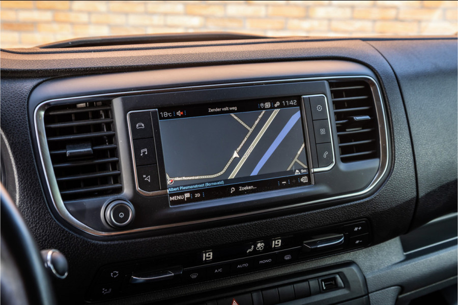Peugeot Expert 2.0 BlueHDI L2 | Head-up | Dodehoekdetectie | CarPlay | Navigatie | Camera | Trekhaak | Climate control | Betimmering | Nieuwe APK | BPM Vrij | Euro 6 | Lang / L2H1