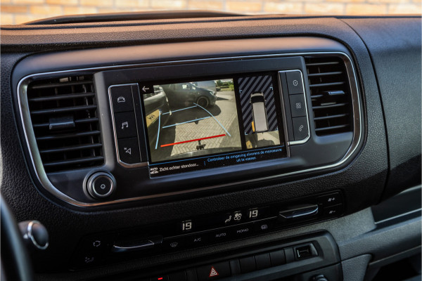 Peugeot Expert 2.0 BlueHDI L2 | Head-up | Dodehoekdetectie | CarPlay | Navigatie | Camera | Trekhaak | Climate control | Betimmering | Nieuwe APK | BPM Vrij | Euro 6 | Lang / L2H1