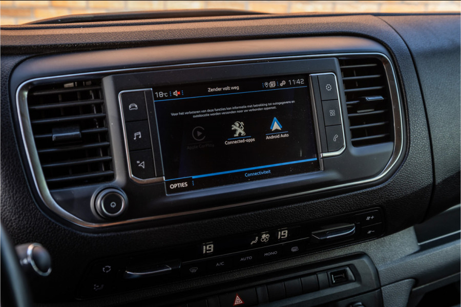 Peugeot Expert 2.0 BlueHDI L2 | Head-up | Dodehoekdetectie | CarPlay | Navigatie | Camera | Trekhaak | Climate control | Betimmering | Nieuwe APK | BPM Vrij | Euro 6 | Lang / L2H1