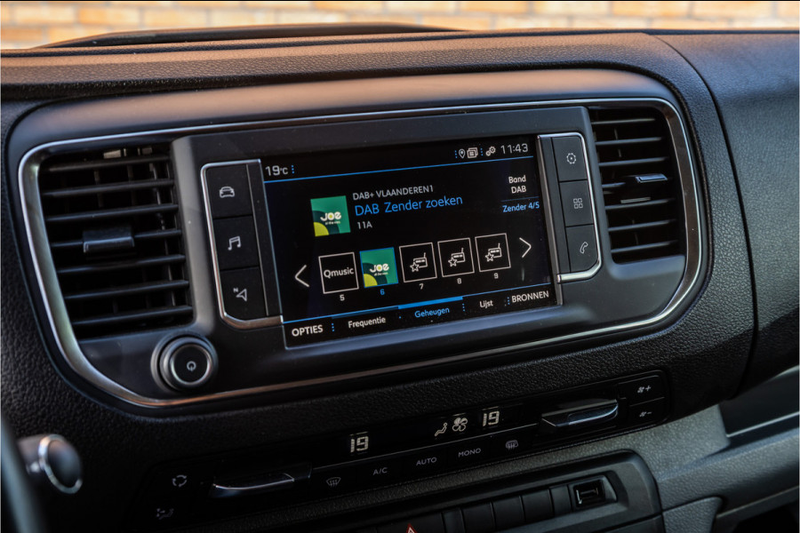 Peugeot Expert 2.0 BlueHDI L2 | Head-up | Dodehoekdetectie | CarPlay | Navigatie | Camera | Trekhaak | Climate control | Betimmering | Nieuwe APK | BPM Vrij | Euro 6 | Lang / L2H1