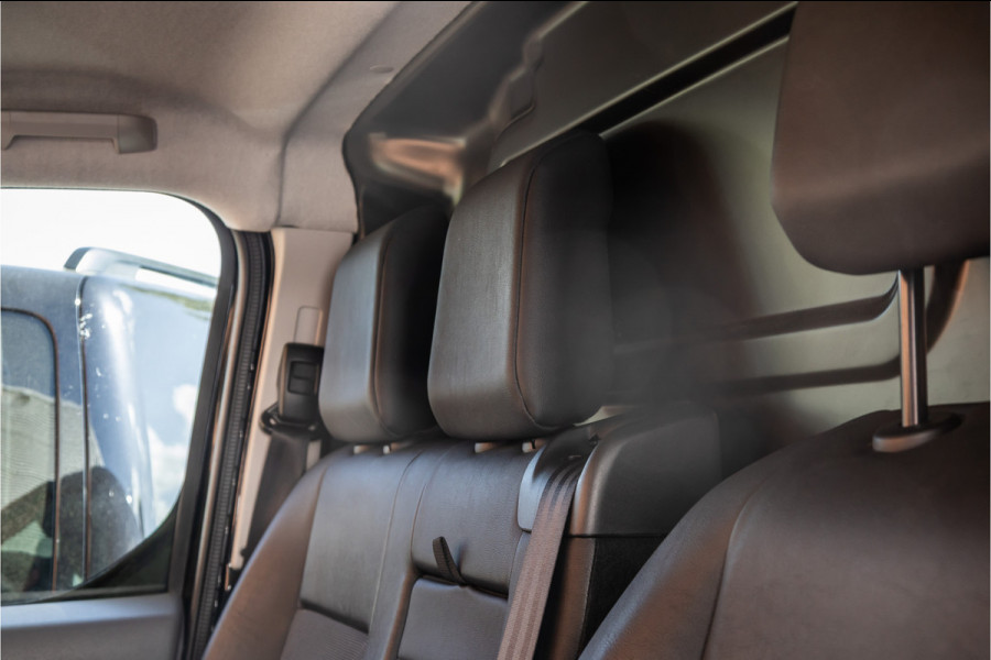 Peugeot Expert 2.0 BlueHDI L2 | Head-up | Dodehoekdetectie | CarPlay | Navigatie | Camera | Trekhaak | Climate control | Betimmering | Nieuwe APK | BPM Vrij | Euro 6 | Lang / L2H1