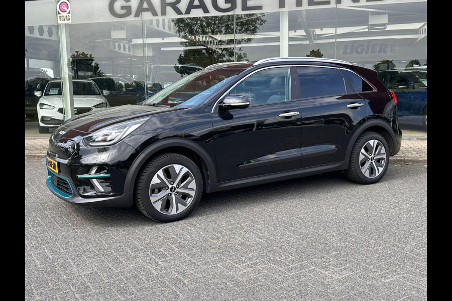 Kia e-Niro ExecutiveLine SKY 64 kWh | SOH: 95,6% | Schuifdak | 3 Fase | Warmtepomp | Leder | Adaptive CC | Climate |