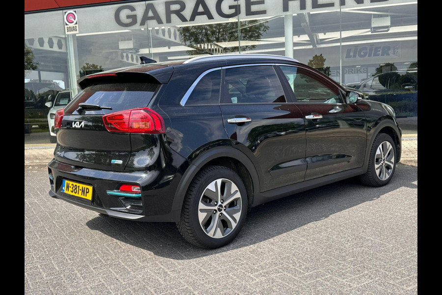Kia e-Niro ExecutiveLine SKY 64 kWh | SOH: 95,6% | Schuifdak | 3 Fase | Warmtepomp | Leder | Adaptive CC | Climate |