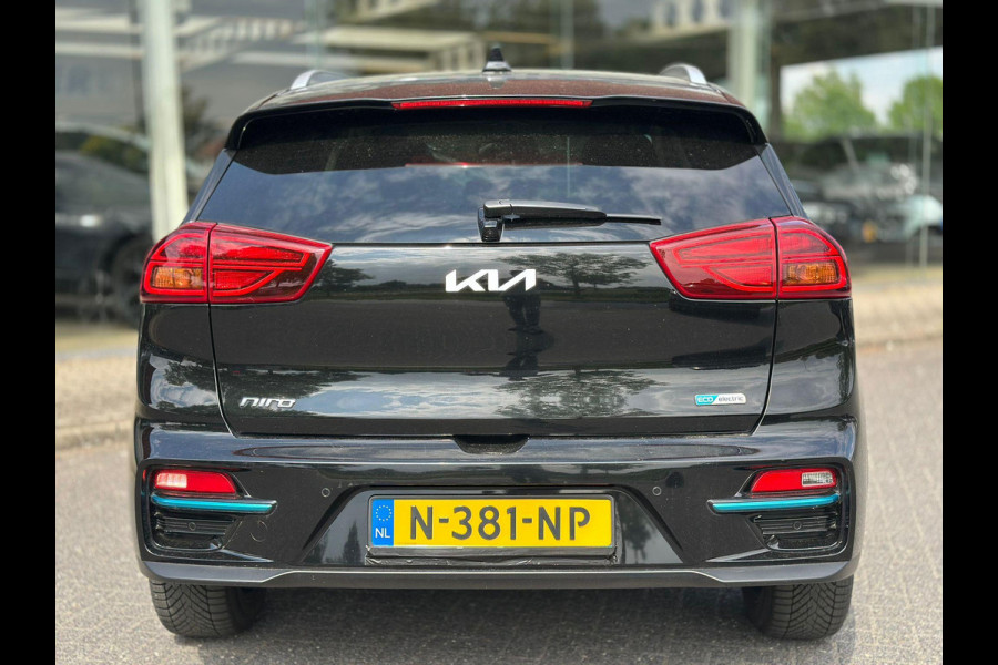 Kia e-Niro ExecutiveLine SKY 64 kWh | SOH: 95,6% | Schuifdak | 3 Fase | Warmtepomp | Leder | Adaptive CC | Climate |