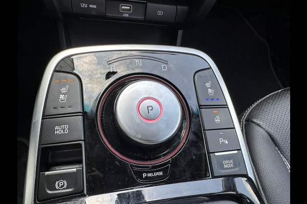 Kia e-Niro ExecutiveLine SKY 64 kWh | SOH: 95,6% | Schuifdak | 3 Fase | Warmtepomp | Leder | Adaptive CC | Climate |