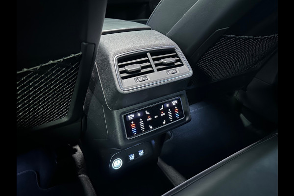 Audi e-tron 50 quattro Launch edition Black 71 kWh | B&O | HUD | TREKHAAK | 360 CAMERA | SPIEGELCAMERA