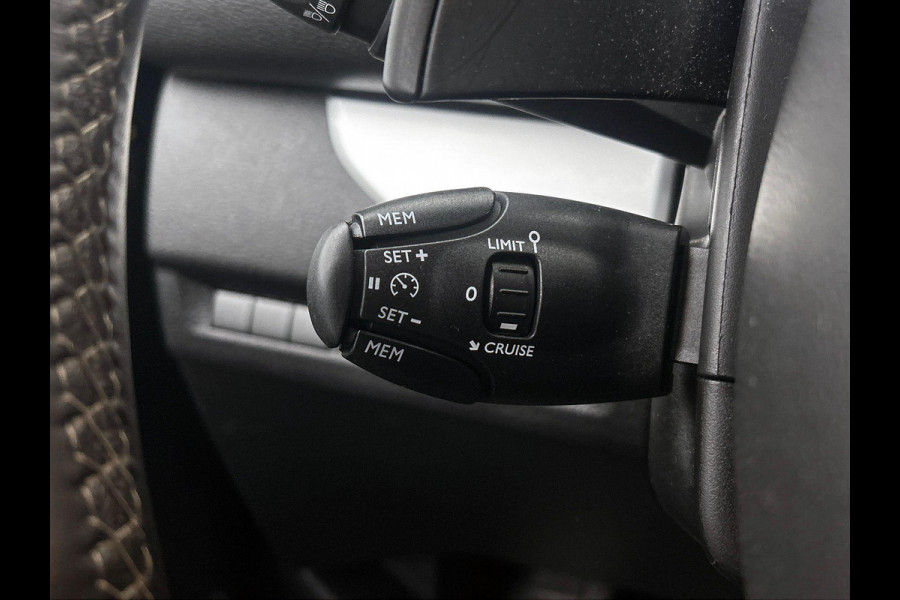 Opel Vivaro 2.0 BlueHDi 145PK L3 Automaat Airco Navigatie Cruise Control Trekhaak