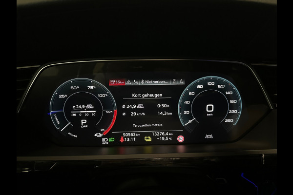 Audi e-tron 50 quattro Launch edition Black 71 kWh | B&O | HUD | TREKHAAK | 360 CAMERA | SPIEGELCAMERA