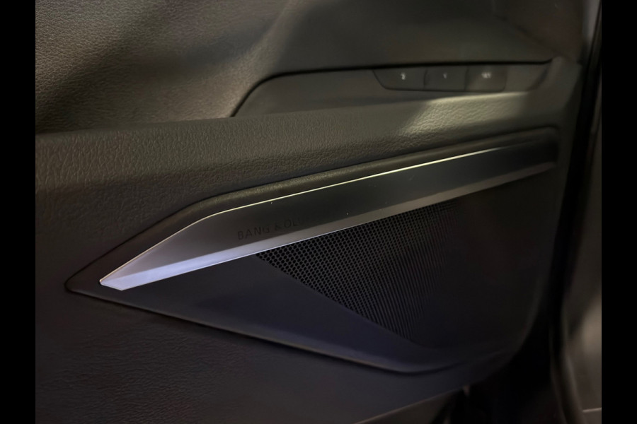 Audi e-tron 50 quattro Launch edition Black 71 kWh | B&O | HUD | TREKHAAK | 360 CAMERA | SPIEGELCAMERA
