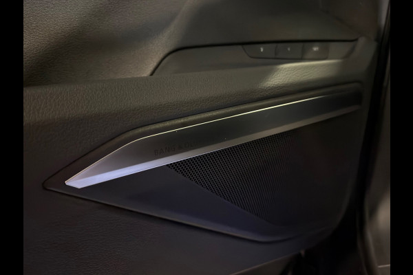 Audi e-tron 50 quattro Launch edition Black 71 kWh | B&O | HUD | TREKHAAK | 360 CAMERA | SPIEGELCAMERA