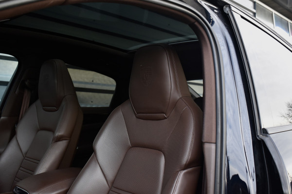 Porsche Cayenne Coupé 3.0 E-Hybrid 462pk Platinum Edition SportDesign | Pano | ACC | Trekhaak | 22'' Wielen | Bose | Achterasbesturing | Stoelventilatie | Sportuitlaat |
