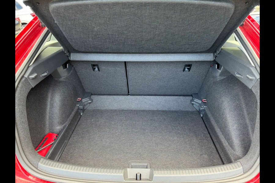 Volkswagen Taigo TSI 115PK DSG LIFE EDITION CAMERA/ACC/CARPLAY/HALF-LEDER