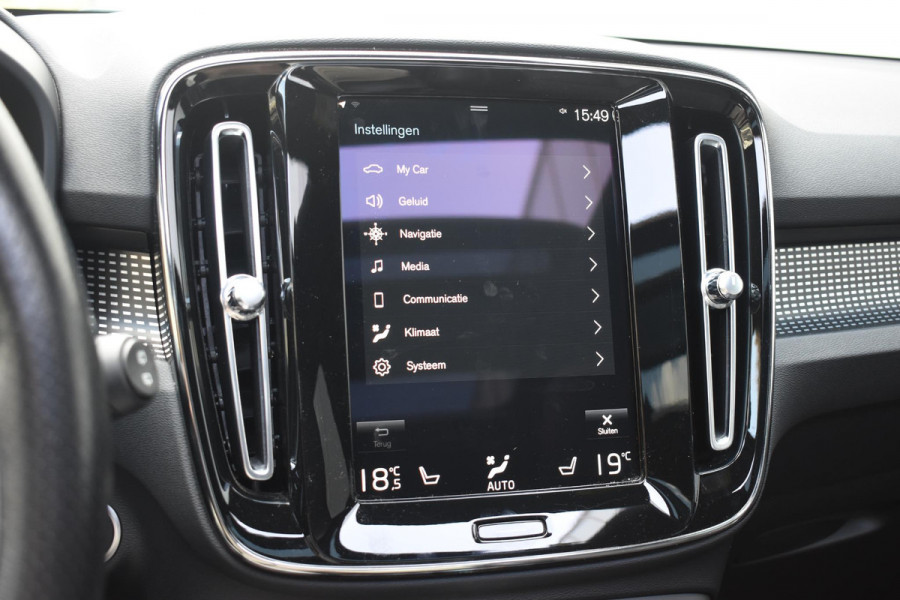 Volvo XC40 T5 262PK Automaat Recharge R-Design / Adaptive cruise control / Leren bekleding / Elektrische stoelen met geheugen / Elektrisch glazen schuif-kanteldak / Harman Kardon / Stoel- en stuurverwarming / Elektrische achterklep / Trekhaak / 21" velgen / Achteruitrijcamera