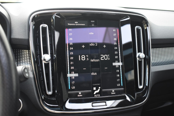 Volvo XC40 T5 262PK Automaat Recharge R-Design / Adaptive cruise control / Leren bekleding / Elektrische stoelen met geheugen / Elektrisch glazen schuif-kanteldak / Harman Kardon / Stoel- en stuurverwarming / Elektrische achterklep / Trekhaak / 21" velgen / Achteruitrijcamera