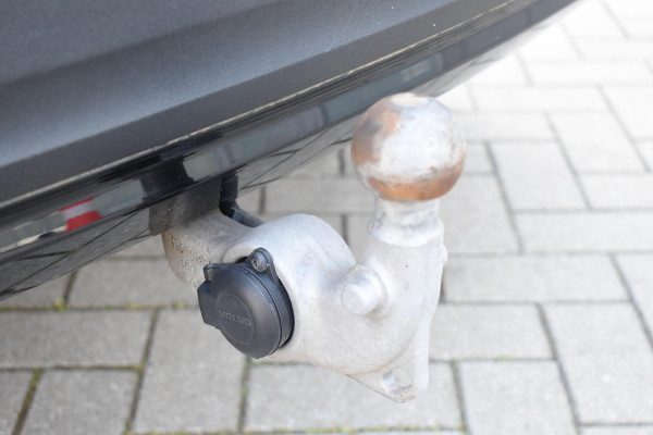 Volvo XC40 T5 262PK Automaat Recharge R-Design / Adaptive cruise control / Leren bekleding / Elektrische stoelen met geheugen / Elektrisch glazen schuif-kanteldak / Harman Kardon / Stoel- en stuurverwarming / Elektrische achterklep / Trekhaak / 21" velgen / Achteruitrijcamera