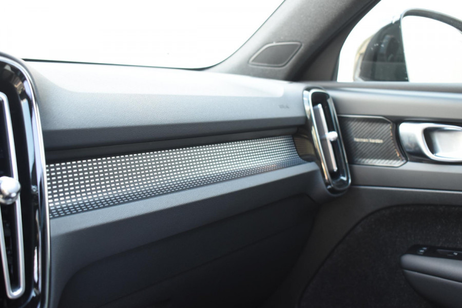 Volvo XC40 T5 262PK Automaat Recharge R-Design / Adaptive cruise control / Leren bekleding / Elektrische stoelen met geheugen / Elektrisch glazen schuif-kanteldak / Harman Kardon / Stoel- en stuurverwarming / Elektrische achterklep / Trekhaak / 21" velgen / Achteruitrijcamera